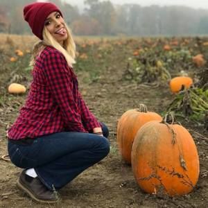 Meet your Posher, Courtney